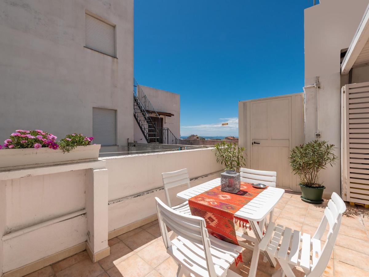 Ferienwohnung Casa Alla Marina Del Porto Di Cagliari Exterior foto