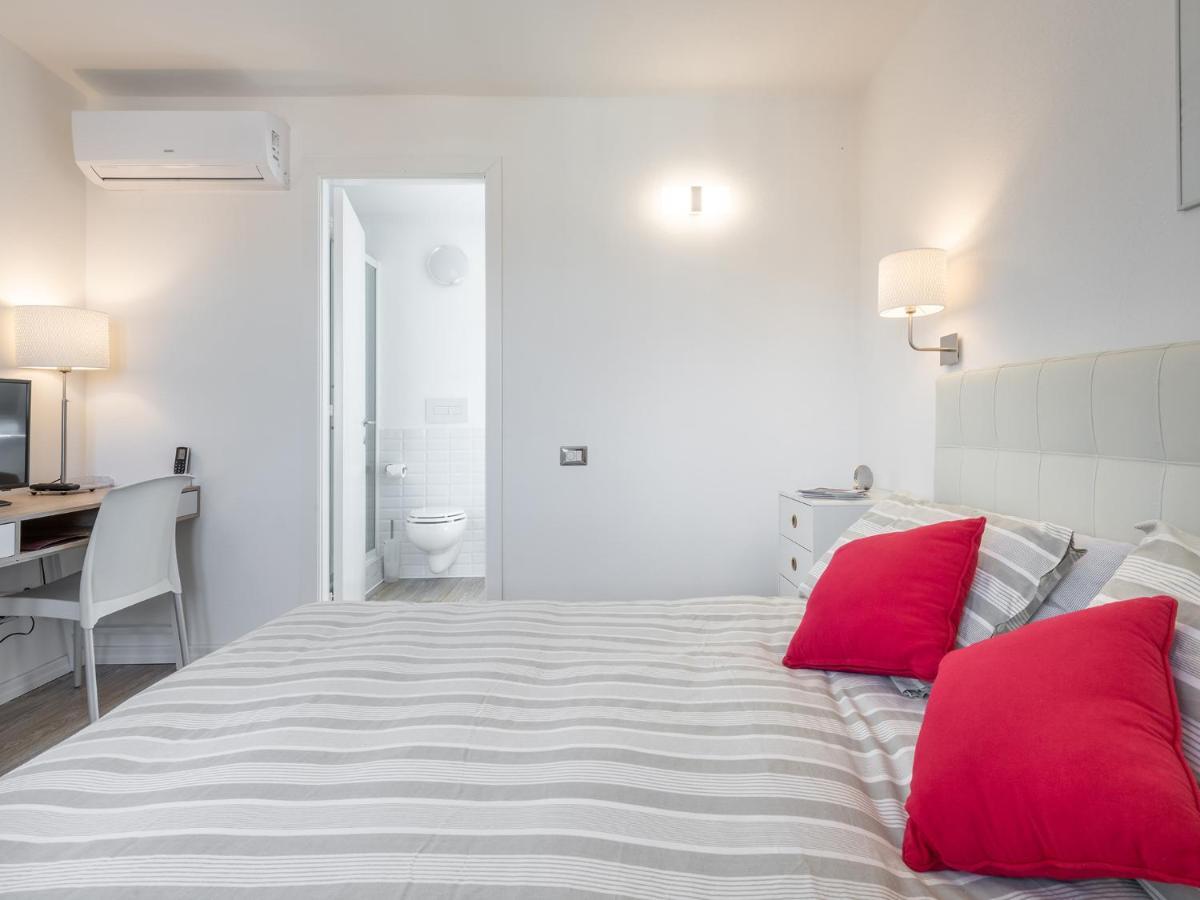 Ferienwohnung Casa Alla Marina Del Porto Di Cagliari Exterior foto